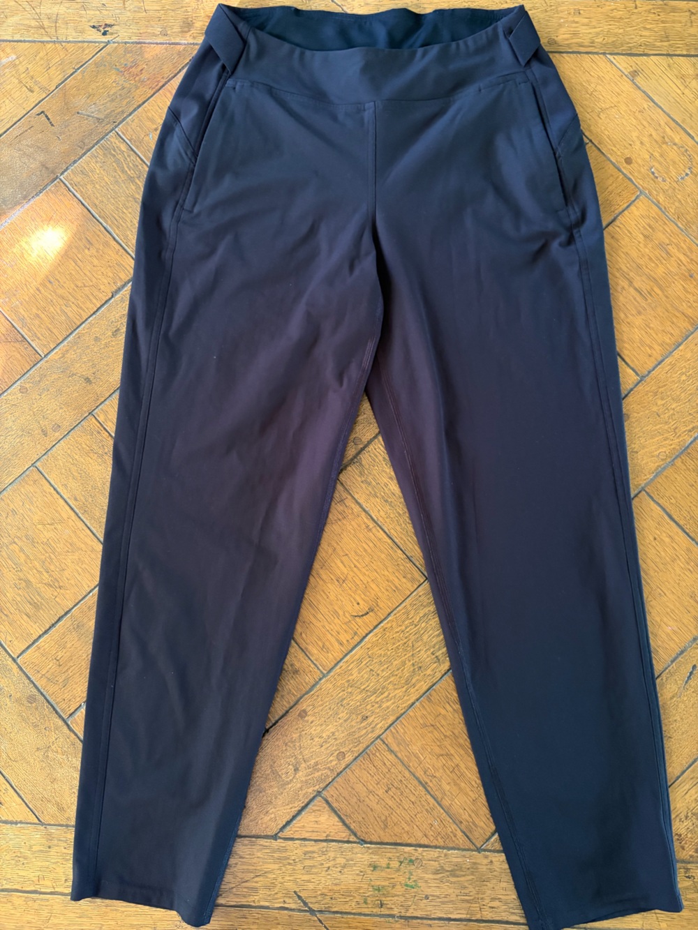 lululemon women’s Black warpstream multi pocket midrise golf pants 28” inseam